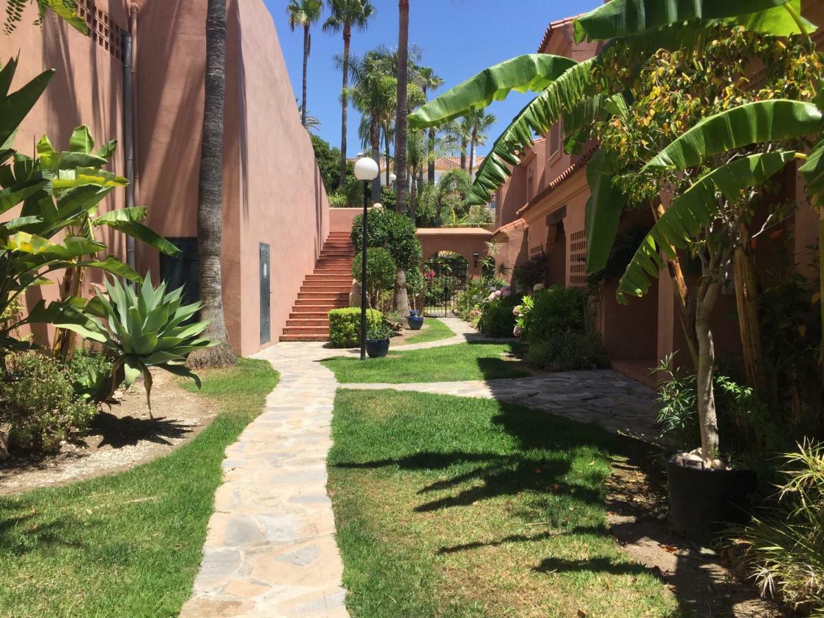 Urb Playa Azul 24 Villa Estepona Buitenkant foto