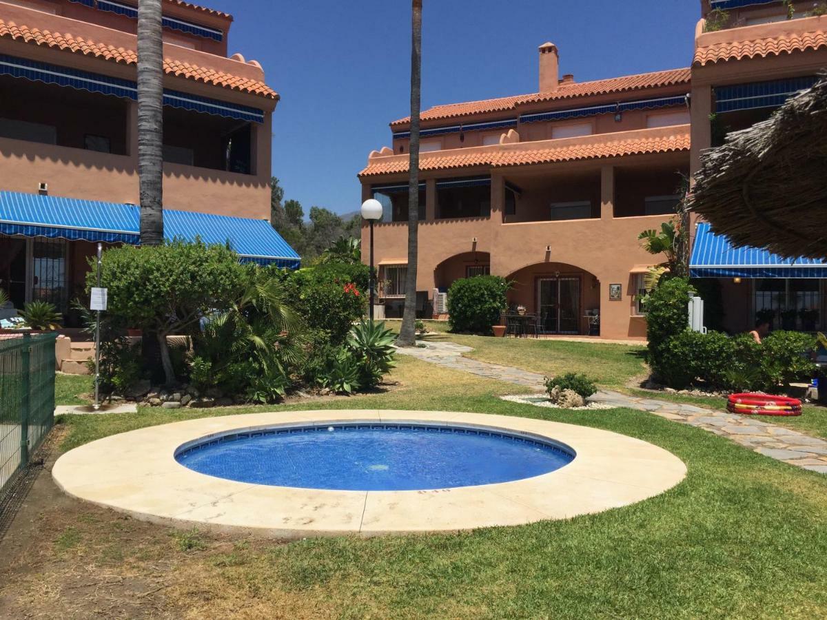 Urb Playa Azul 24 Villa Estepona Buitenkant foto