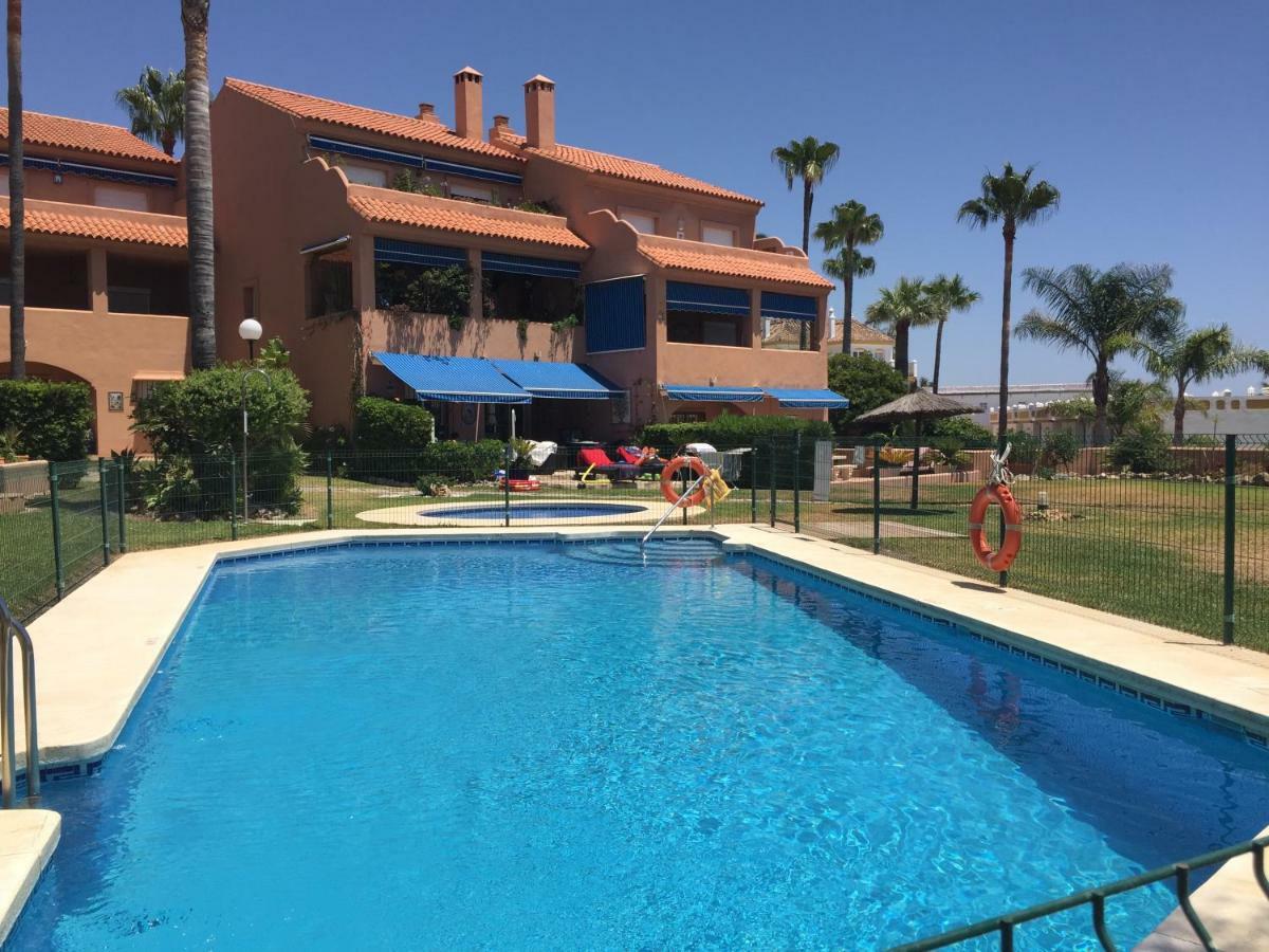 Urb Playa Azul 24 Villa Estepona Buitenkant foto